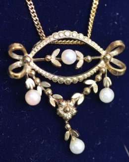 15ct Gold, Pearl Necklace - SOLD