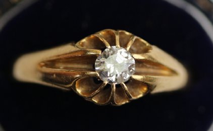 18ct Gold Diamond Ring - SOLD