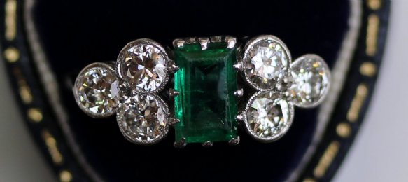 18ct Gold ,Emerald & Diamond Ring