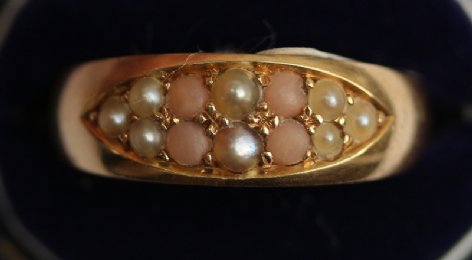 18ct gold,coral & seed pearl ring