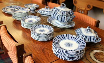 Victorian Dinner Service - SOLD