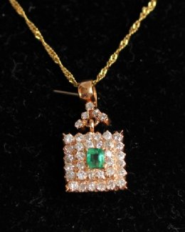 14ct Gold,Emerald & Diamond Pendant on 14ct chain