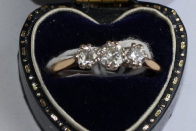 18ct Gold 3 Stone Diamond Ring