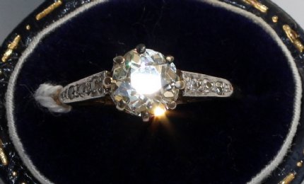 18ct Gold Diamond Solitaire Ring