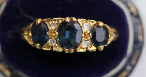 18ct Gold, Sapphire & Diamond Ring