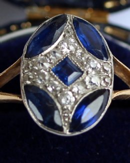 18ct Gold, Sapphire & Diamond Ring - SOLD