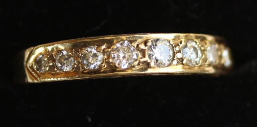 18ct Gold,9stone Diamond Ring