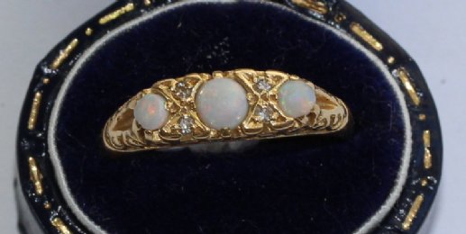 18ct Gold,Antique Opal & Diamond Ring