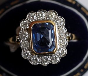 18ct Gold,Sapphire & Diamond Ring