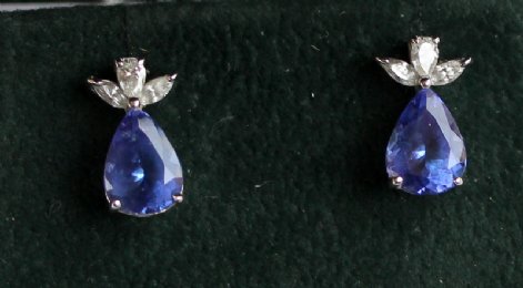 18ct Gold,Tanzanite & Diamond Ear Studs