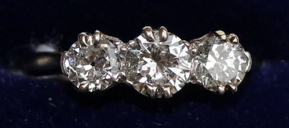 18ct White Gold & Platinum 3 stone Diamond Ring