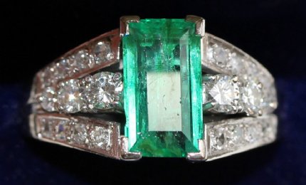 18ct White Gold, Emerald & Diamond Ring