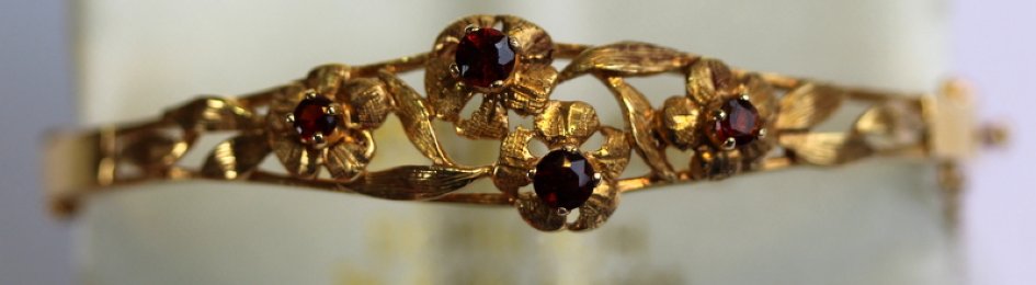 9ct Gold & Garnet Bangle - SOLD