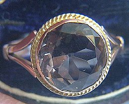 9ct Gold & Topaz Ring