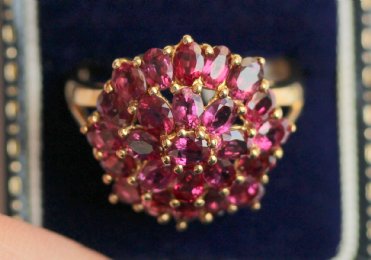 9ct Gold Garnet Cluster Ring