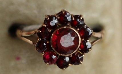 9ct Gold ,Garnet Ring