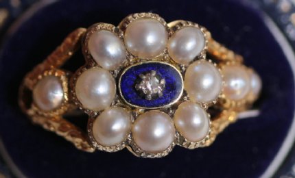 Early 19th cent Gold, Pearl,Diamond & Enamel Ring