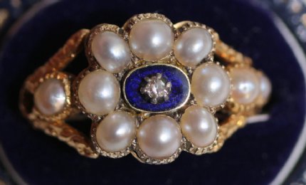 Early 19th cent Gold, Pearl,Diamond & Enamel Ring