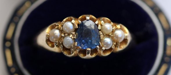 Early 20th cent Gold,Sapphire & Pearl Ring