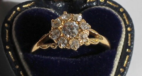 Edwardian , 18ct Gold,Diamond Flowerhead Ring