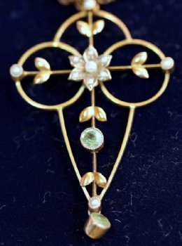 Gold, Peridot & Seed Pearl Pendant with Chain