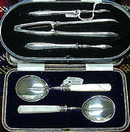 Nutcracker Set  /  serving spoons