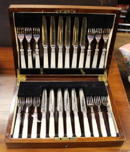 Set of 24pcs Dessert Knives & Forks - SOLD